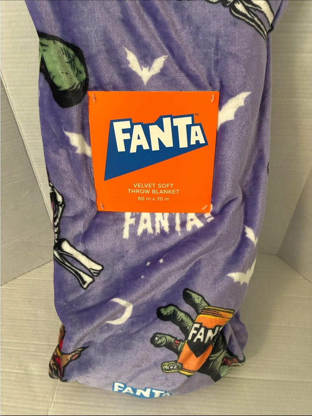 Velvet-Soft Throw Blanket in Purple